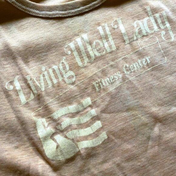 Vintage Women's Gym T Shirt Fitness Tee Living Well Lady 1980's - Picture 1 of 6
